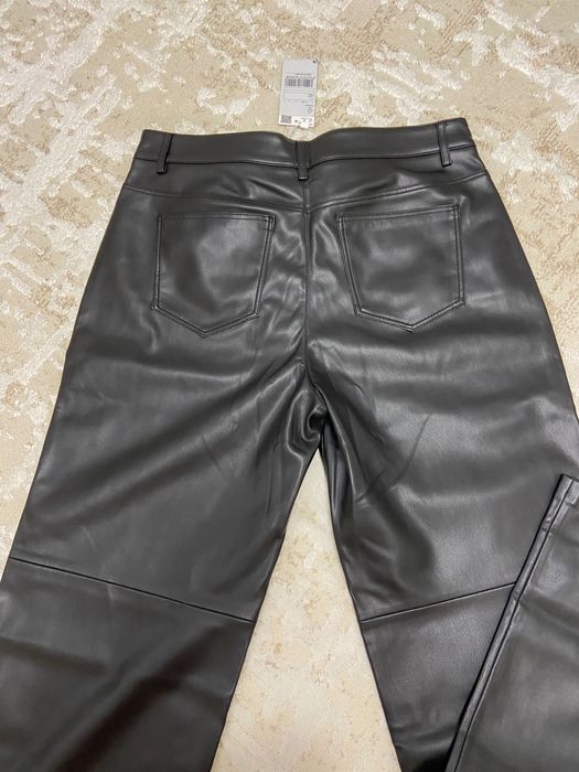 Жіночі шкіряні штани