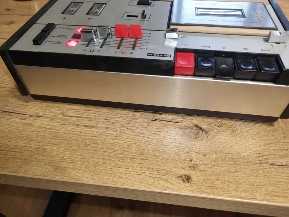 Magnetofon Unitra model M532 SD