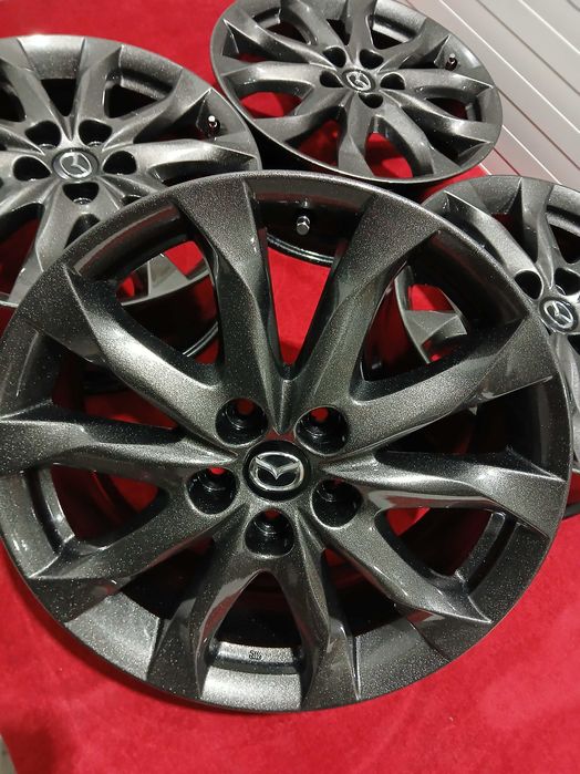 Felgi aluminiowe 18'  5x114,3 Oryginalne.     Mazda -shadow chrome