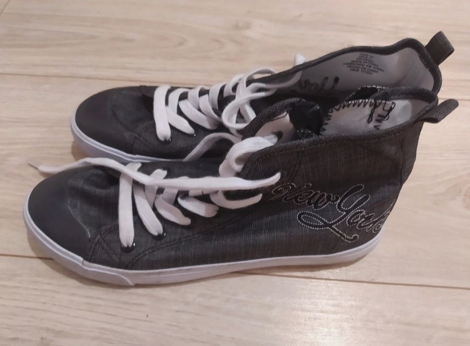 Nowe trampki H&M New York 39