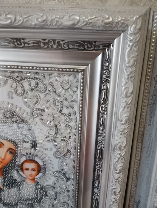 Образи вишиті бісером