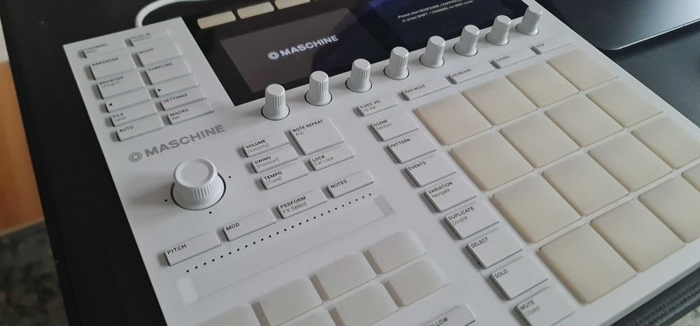 Maschine MK3 Limited Edition White