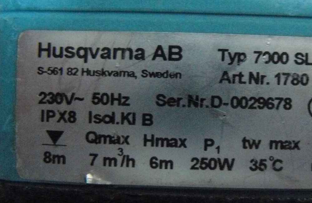 Pompa do pobierania wody z beczek , basenów  itp. Gardena Husqvarna