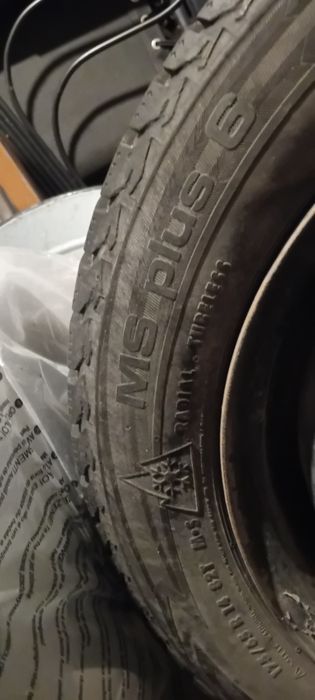 Opony sprzedam wraz z felgami