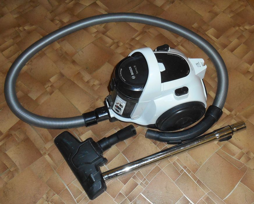 Пылесос Бош контейнерный, хорошее состояние