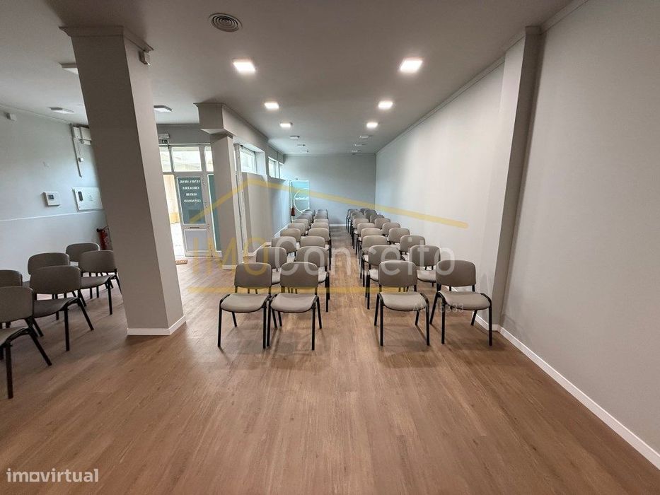 Loja espaçosa com garagem fechada - Nossa senhora de Fátima