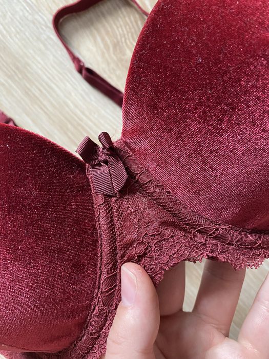 Велюровий бюстгальтер