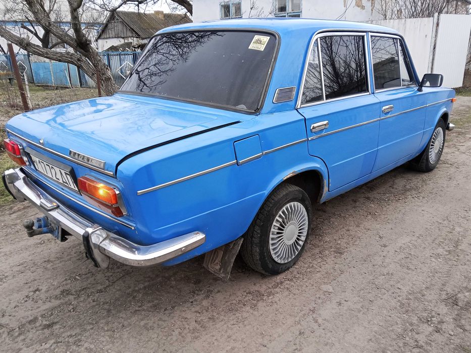 Продам ваз 2103