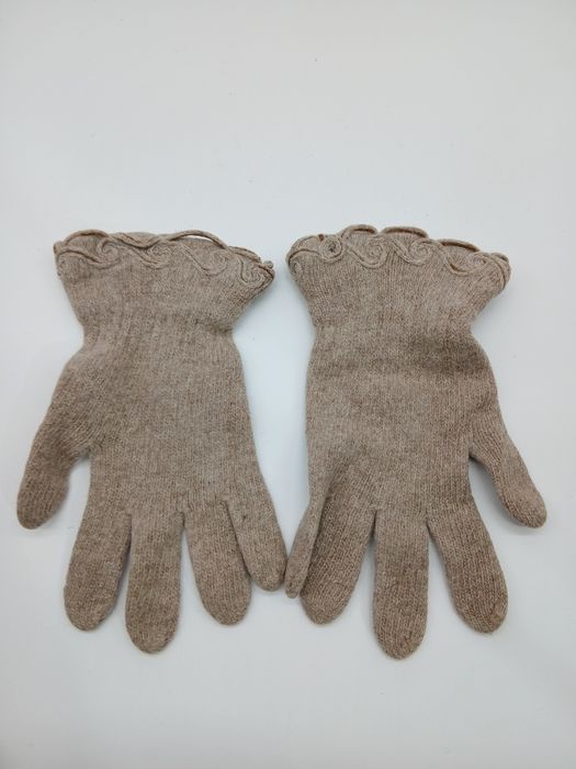 Luvas senhora beje com decoração