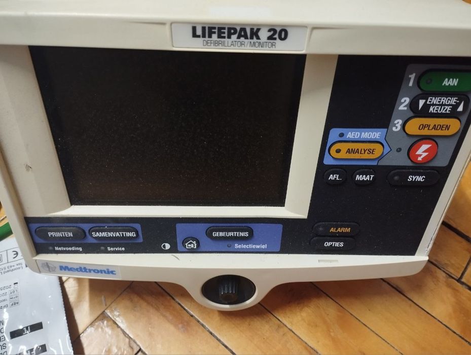 Продам дефібрілятор Lifepak20