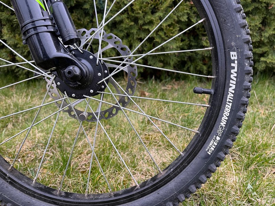 Rower dziecięcy górski Rockrider ST900, koło 20 cali, amorki, błotniki