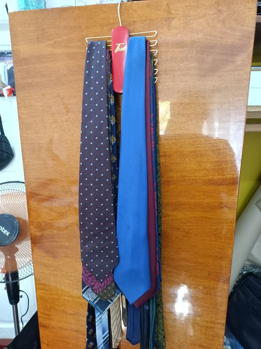 Мультілот краваток (галстуки) 16 шт + 1 дитячий. Вішалка у подарунок