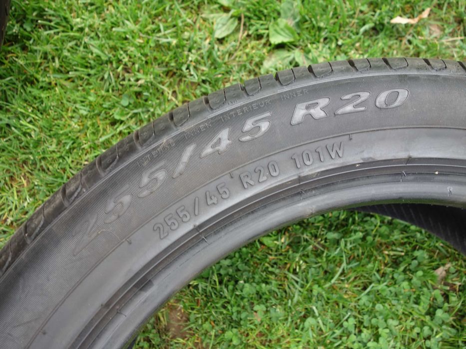 Opony 255/45/20 PIRELLI 4 Sztuki Jak NOWE