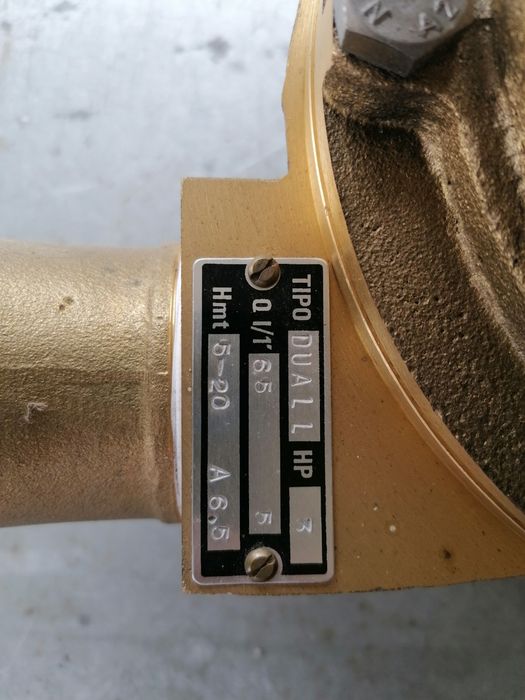 Vende-se bomba submersivel