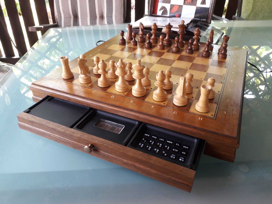 Szachy elektroniczne  Mephisto Exclusive Hegener + Glaser Exclusive