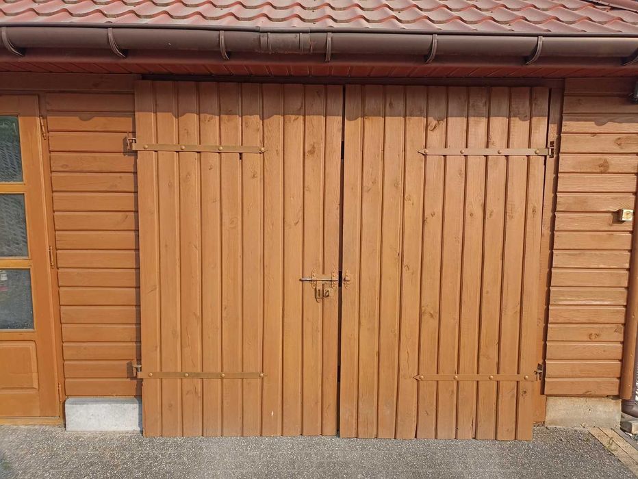 Brama garażowa malowana