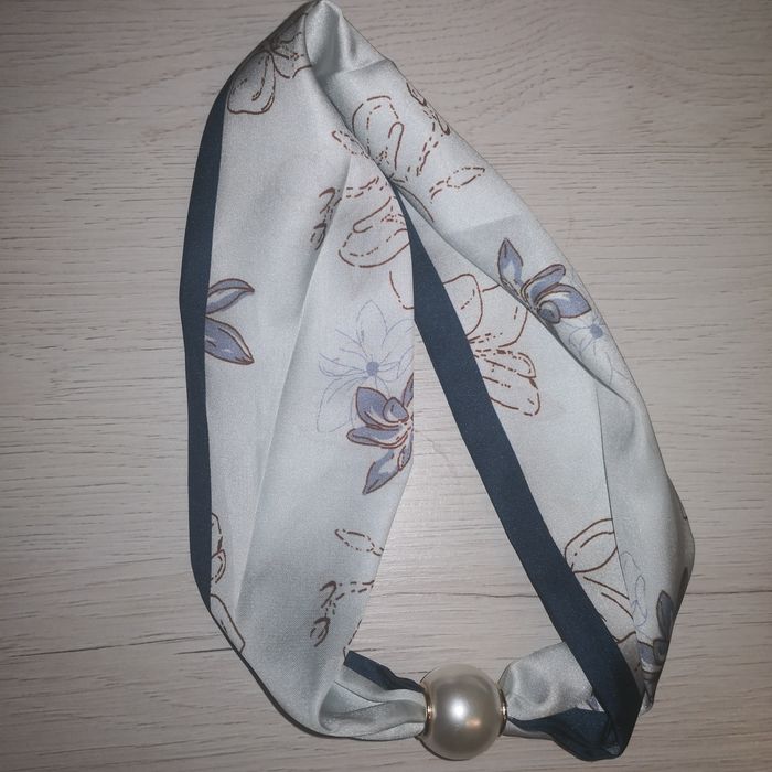 Piękna mała elegancka apaszka damska naszyjnik, magnetyczne zapięcie, z magnesem, perła Nowa kwiaty, elegancka chusta, gawroszka szyję, jedwab wiskoza