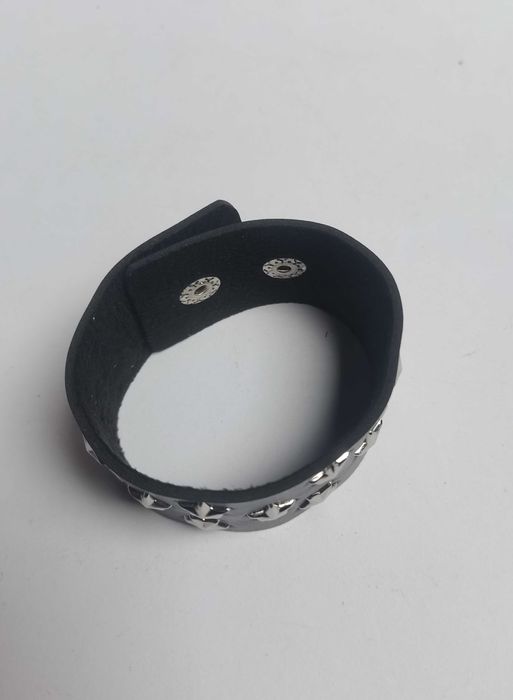 Pieszczocha, bransoletka: ćwieki gwiazdki (metal, rock, gothic, punk)