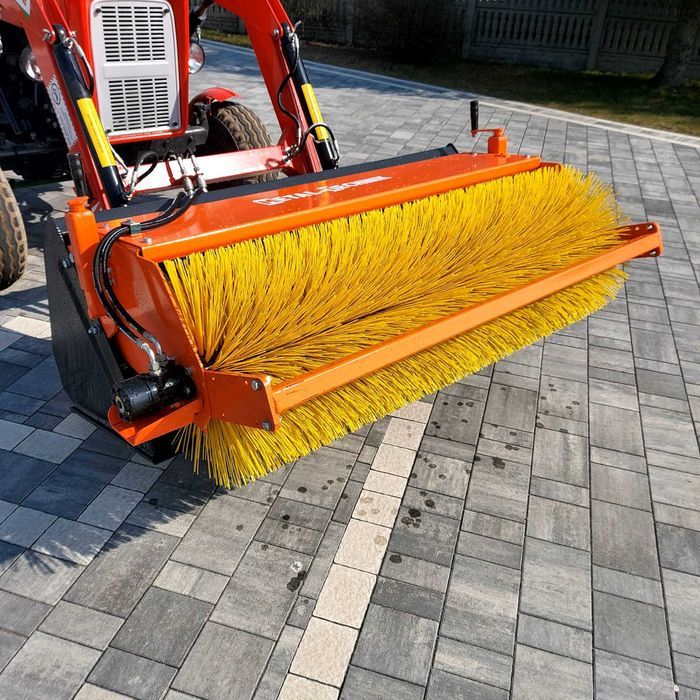 Osprzęt do ładowacza i ładowarki Łycha + szczotka hydrauliczna  2w1