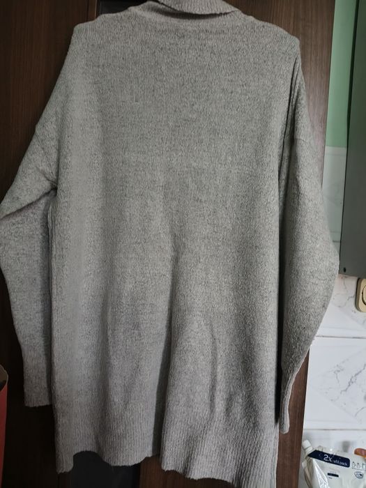 Luźny sweter  golf popielaty Nly