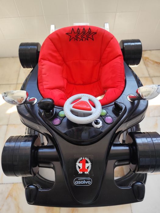 Carrinhos de passeio e andador de bb