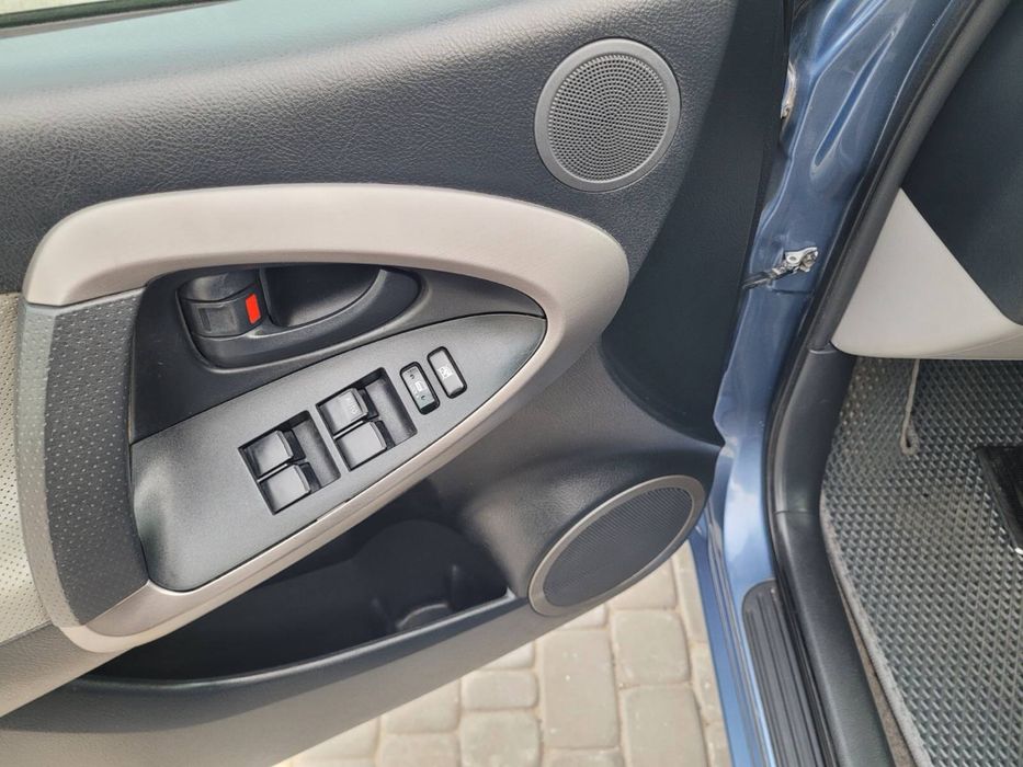 TOYOTA RAV 4 Avtomat 2.4 Long Avd