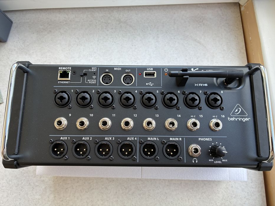 Behringer XR 16 цифровий мікшерний пульт