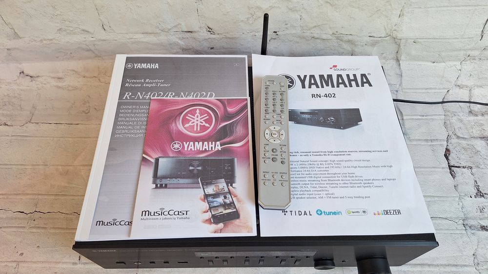 Yamaha R-N402D Amplituner Stereo 2x140W