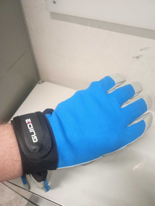 Робочі рукавиці.