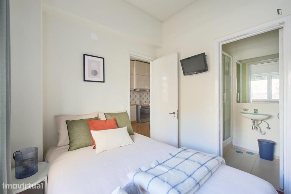 Quarto - localizado em Telheiras Lisbon