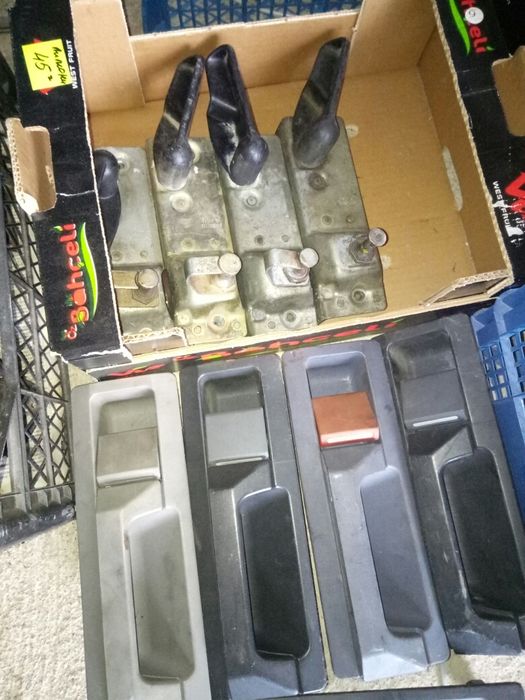 Замок двeри двeрки капота ручка sprinter 903 lt