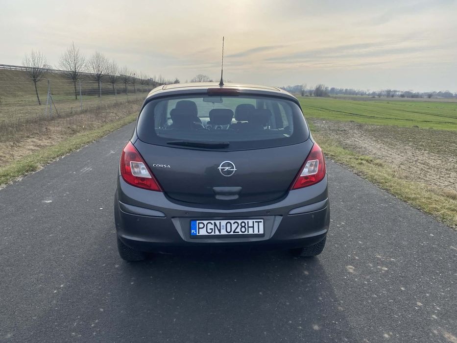 Opel corsa 2011 1.4