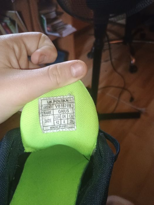 Niebiesko czarne buty sportowe