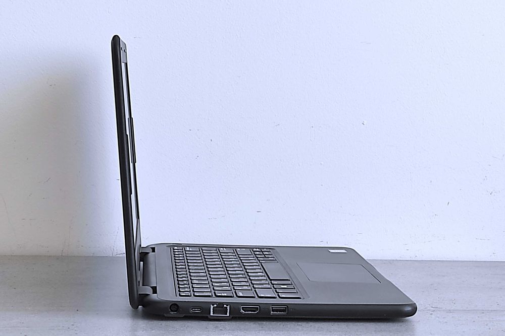 Ноутбук Dell (13,3", Core i5-8250U, 8/256ГБ SSD, 8 годин) Протиударний