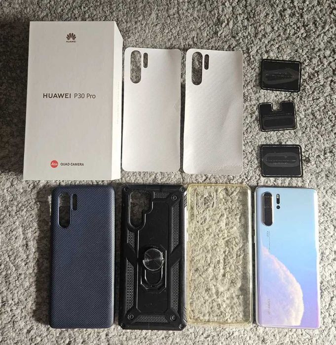 Huawei P30 Pro 512G com vários acessórios