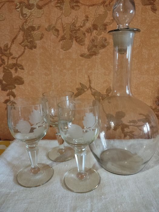 Скляний посуд ретро