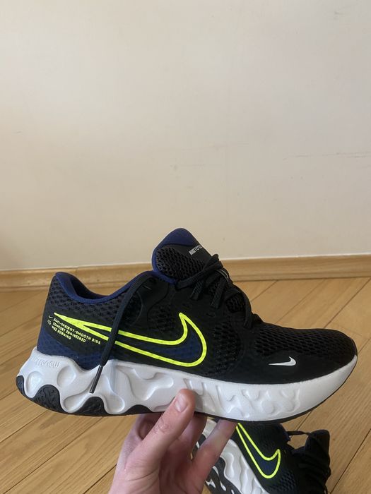 Кроссівки Nike Review