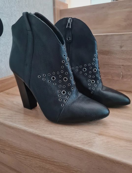 Czarne botki Guess 38