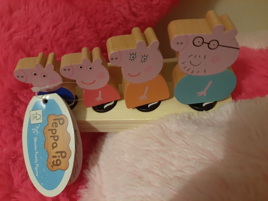 Kolejka elektryczna,drewniana Peppa Pig-lokomotywa na baterie+4figurki