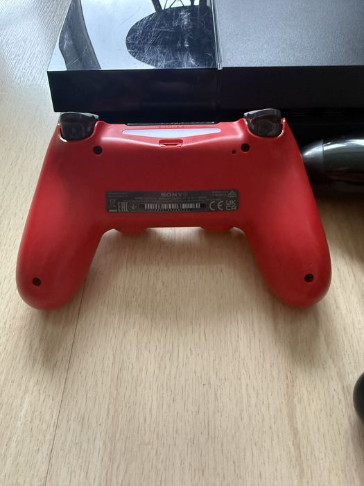 Zamienię/Sprzedam PlayStation 4 FAT 500GB + 2 kontrolery
