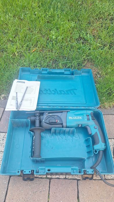 Młotowiertarka Makita HR2470, 780W 2,7J + wiertła 2024r