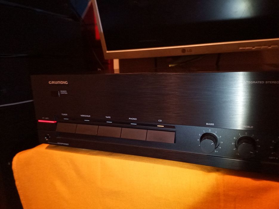 Amplificador integrado Grundig