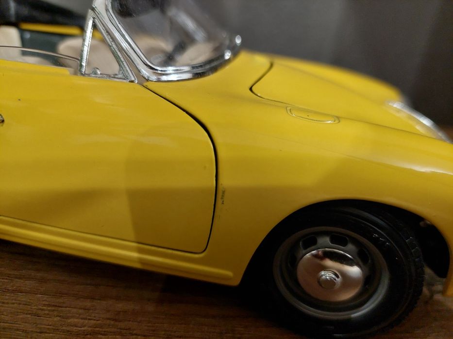 Model 1:18 Porsche 356B Bburago