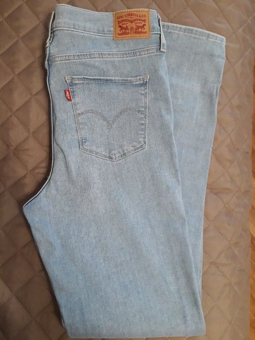 Женские джинсы Levi Strauss &co