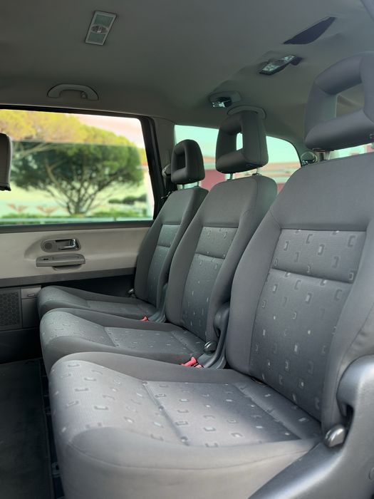 Volkswagen Sharan 2.0 TDi - 7 Lugares foto 5