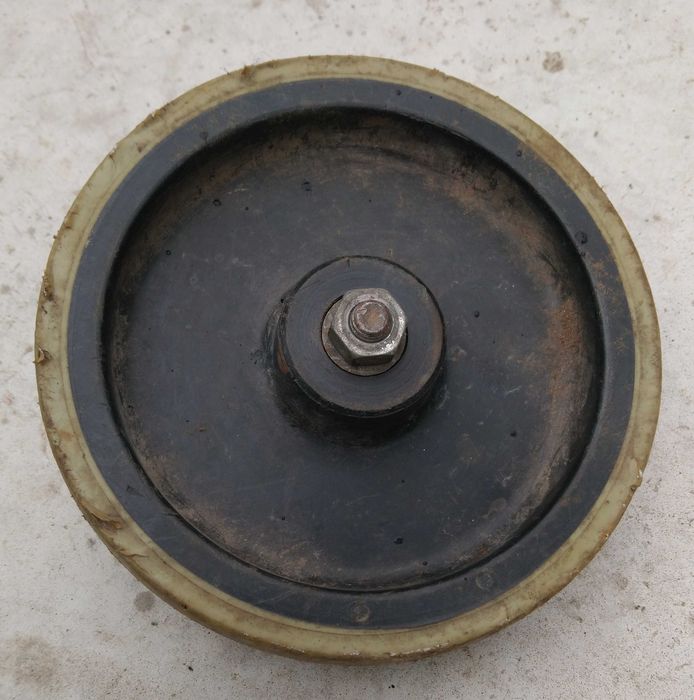 Продам безкамерное колесо для тачки (диамерт 16 см)