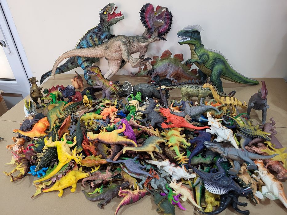 Набір динозаврів, Динозавр інтрактивний