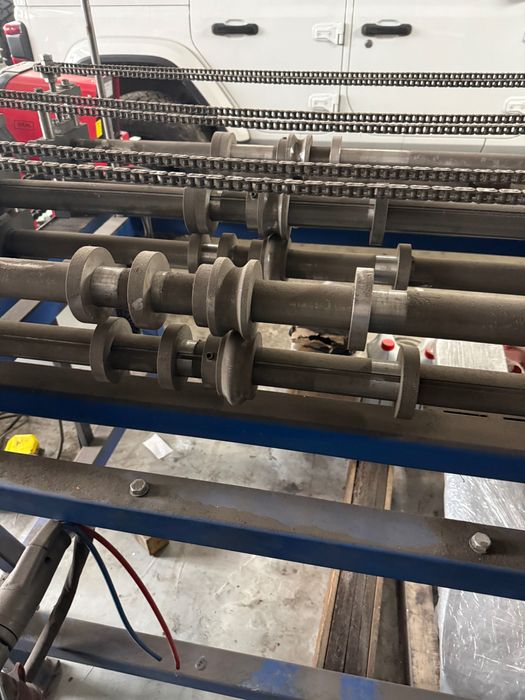 Profilarka do blachy ,Regulacja rozstawu rowków