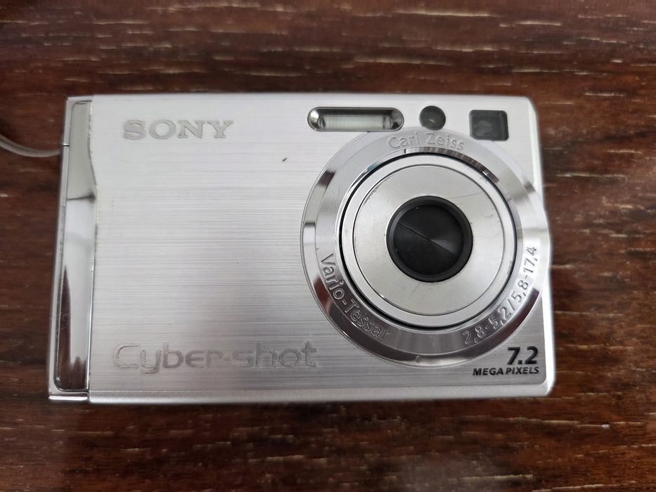 Máquina fotográfica Sony DSC -W80