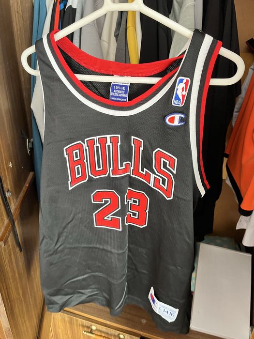 Джордан майка чорного коліру 23 булс